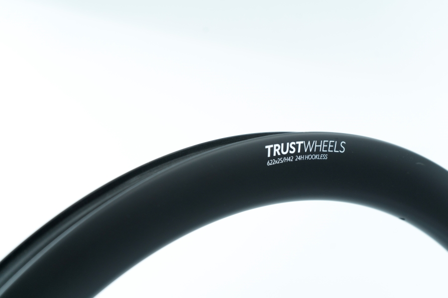 Trust Wheels Llanta M4231HL 700c 24h